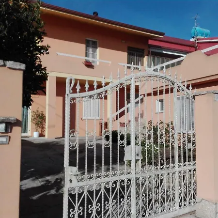 بيت للعطل Casa Mandicosu Lunamatrona