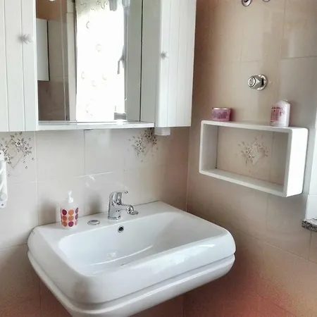 بيت للعطل Casa Mandicosu